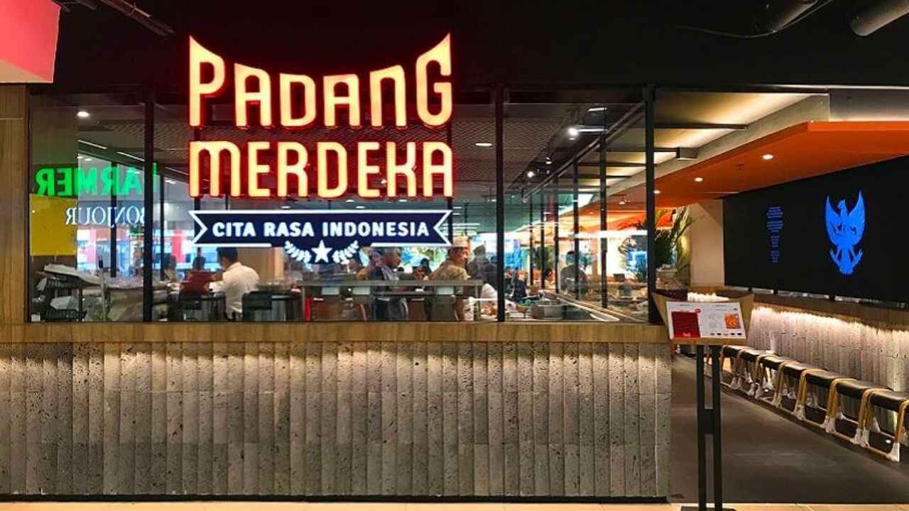 Franchise Padang Merdeka simulasi keuntungan bulanan 2026