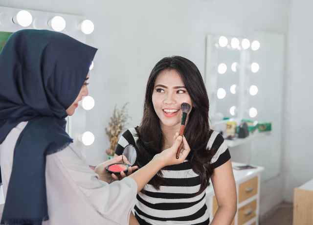 Franchise Salon Kecantikan dan klinik estetika, mana yang lebih untung?